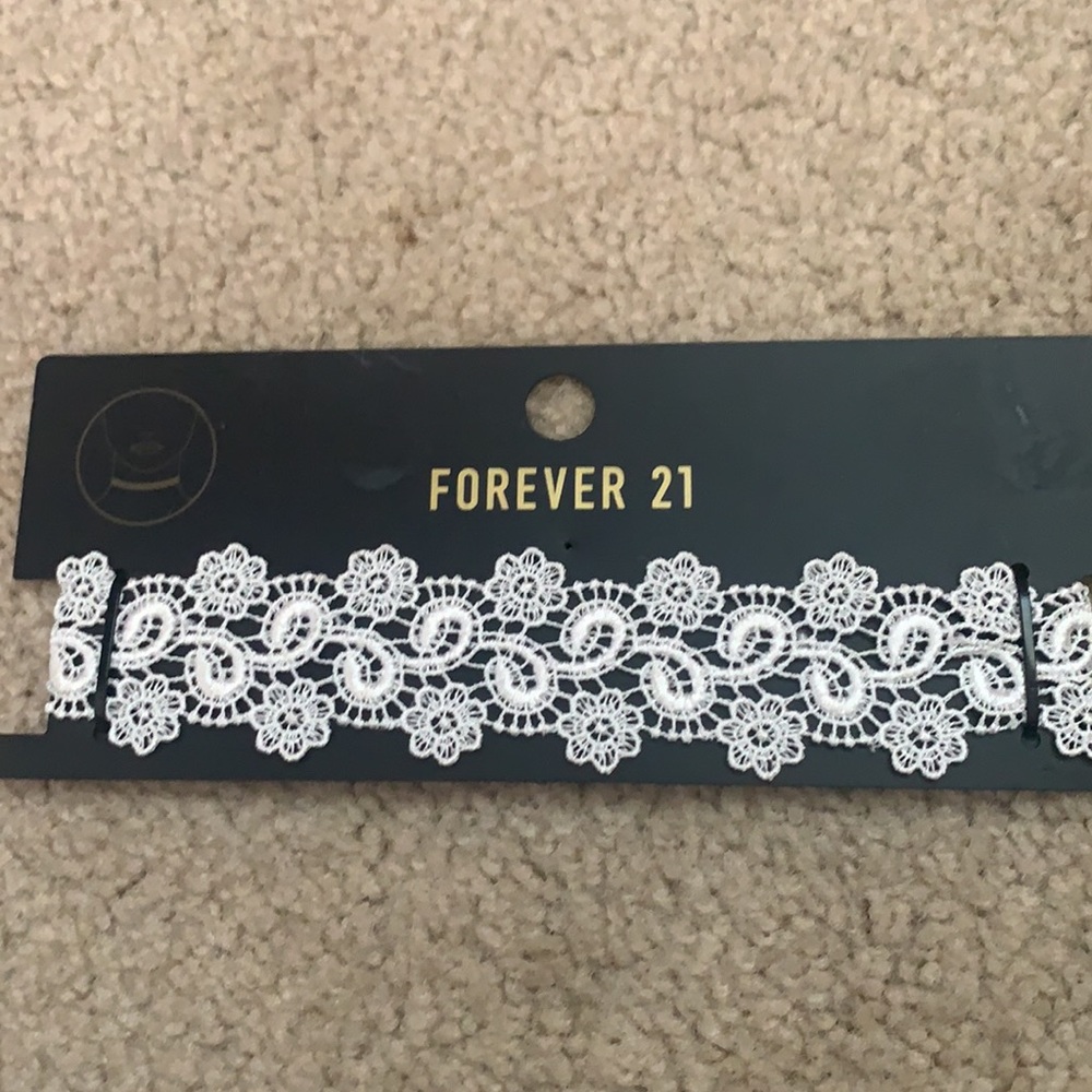 Chocker - Picture 6 of 7